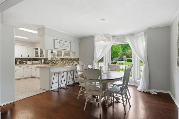 $2,400 | 108 Granada Square, Canton, TX 75103