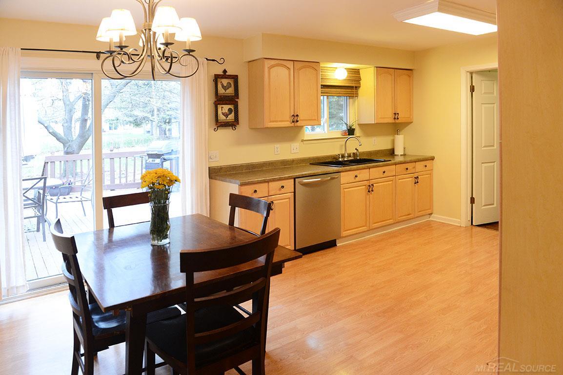 3888 Orchardview Avenue Rochester Hills, MI 48307 - Photo 4 of 17