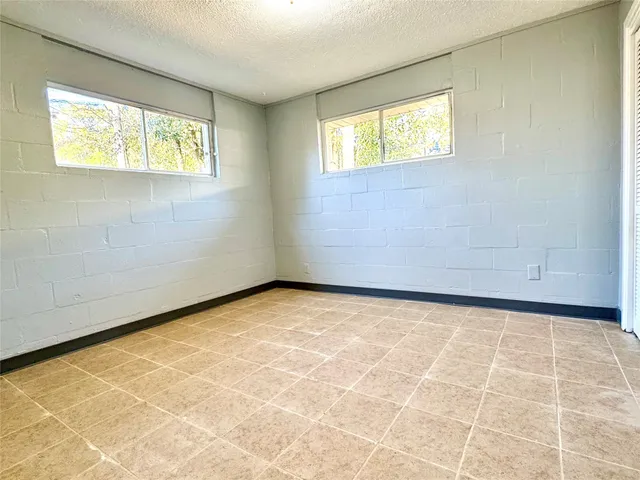 $1,775 | 425 East Park Drive, Alvin, TX 77511