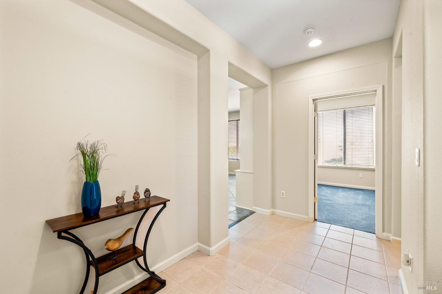 347 Canyon Spring Drive Rio Vista, CA 94571 - Photo 3 of 60 inside entry
