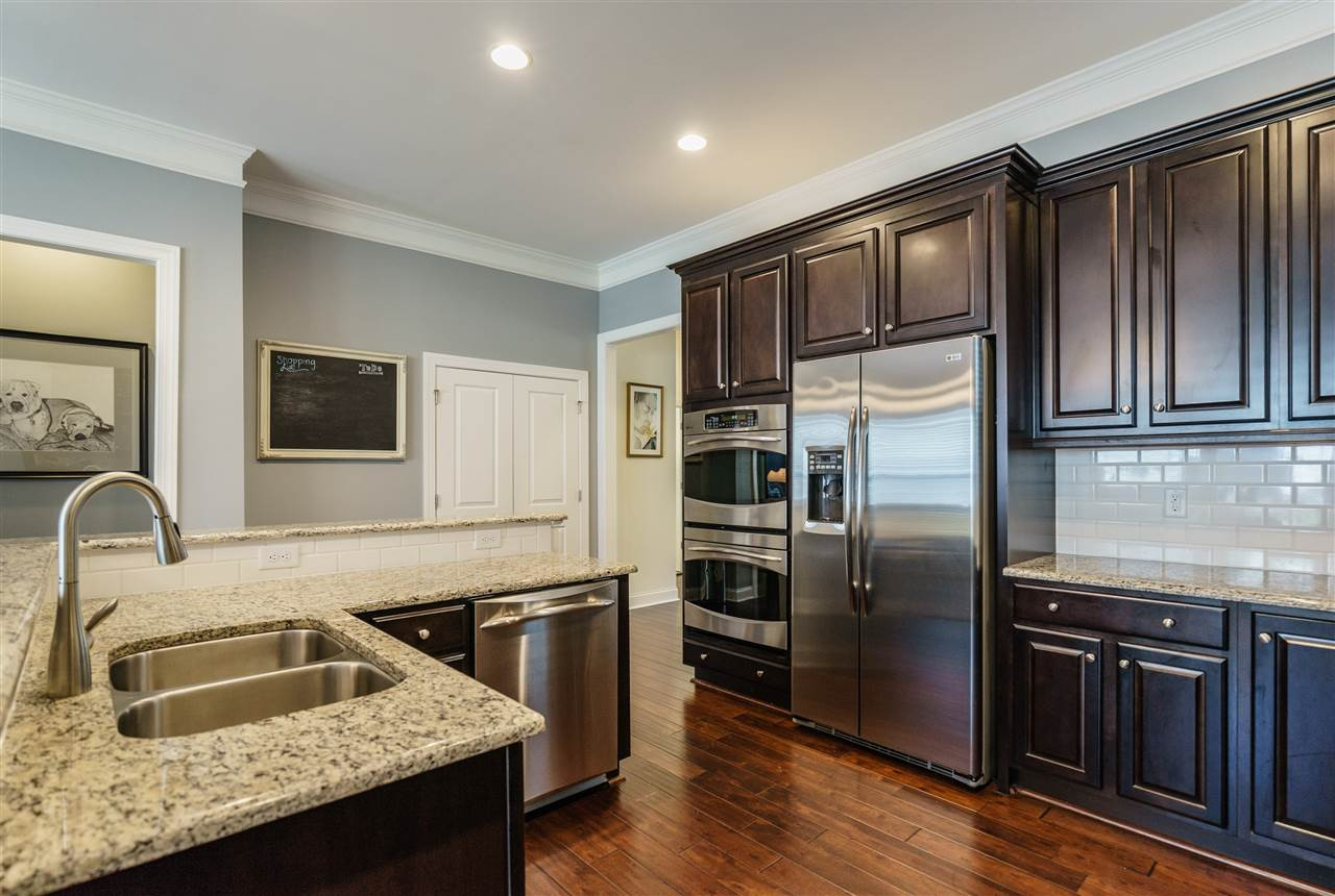 5612 Wade Park Boulevard Raleigh, NC 27607 - Photo 8 of 25 Kitchen