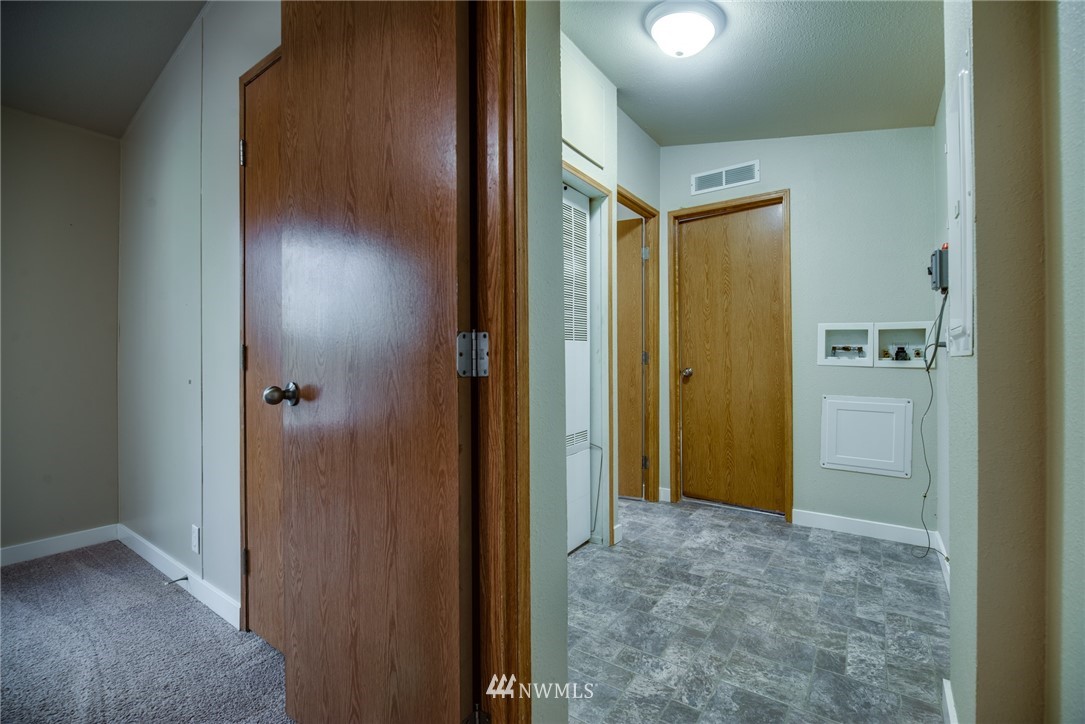 12923 Hubbard Road Southeast Rainier, WA 98576 - Photo 13 of 25 Gallery Image 13