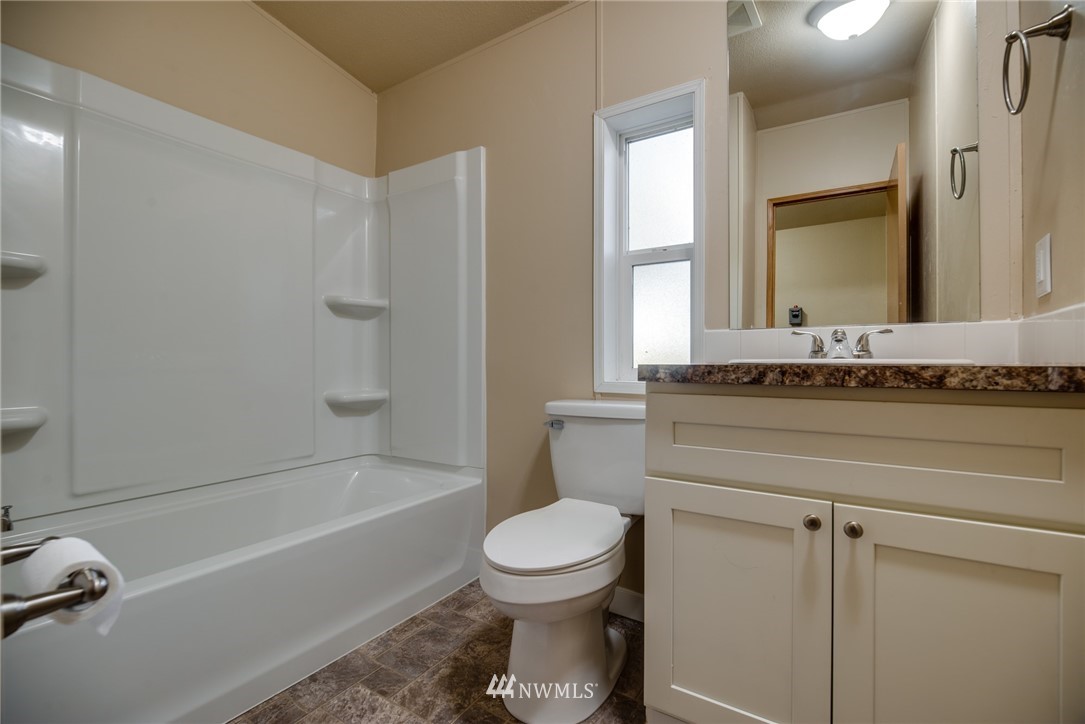12923 Hubbard Road Southeast Rainier, WA 98576 - Photo 16 of 25 Gallery Image 16