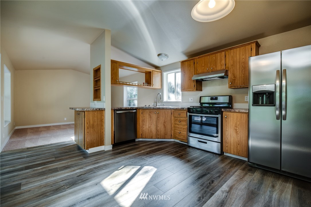 12923 Hubbard Road Southeast Rainier, WA 98576 - Photo 9 of 25 Gallery Image 9
