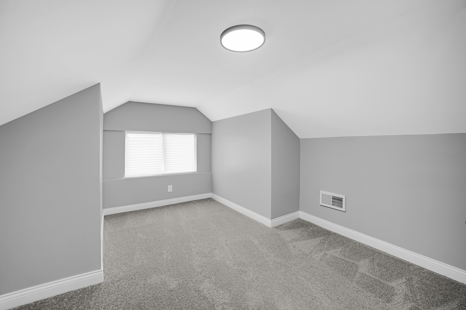 9327 South Elizabeth Street Chicago, IL 60620 - Photo 14 of 18 an empty room with a fan & a window