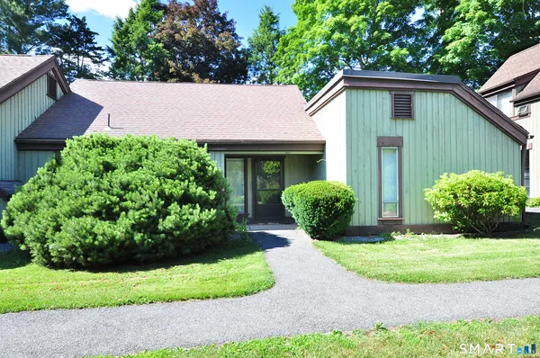 $239,900 | 85 Heritage Village, Unit B, Southbury, CT 06488