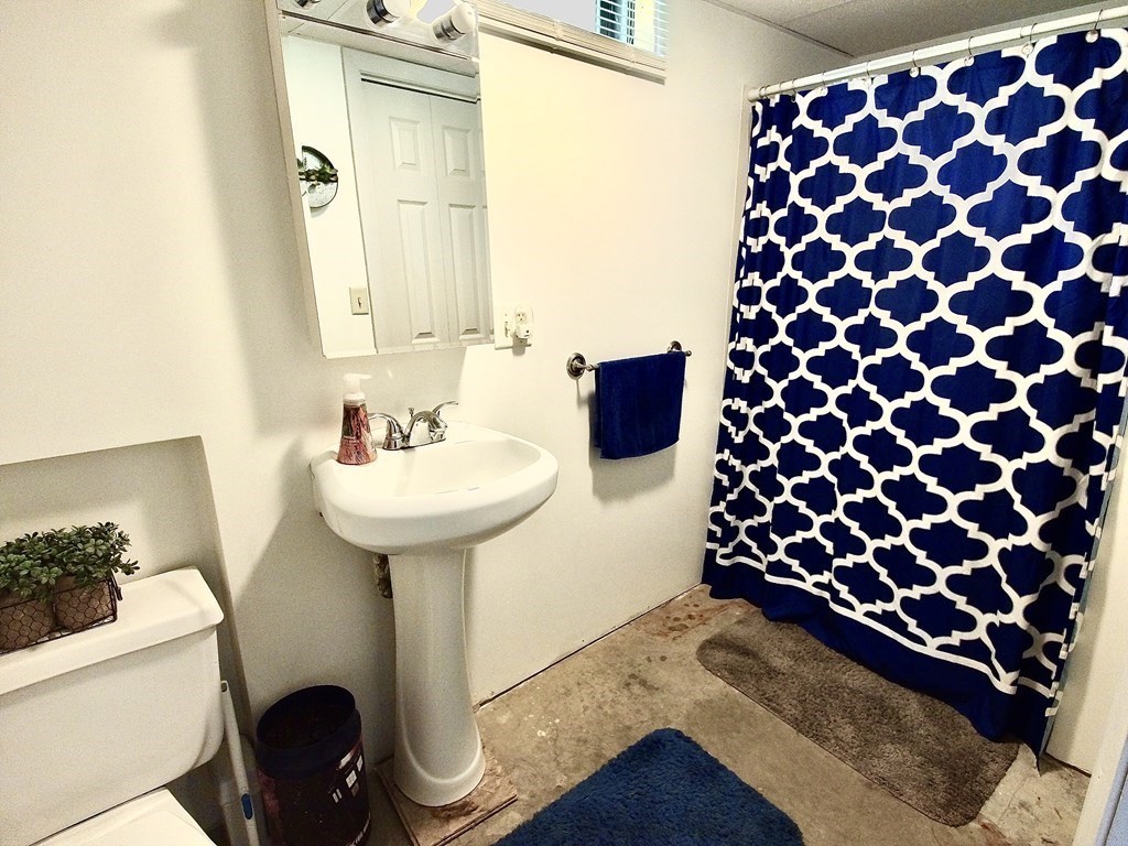 33 Harriman Road Merrimac, MA 01860 - Photo 23 of 29
