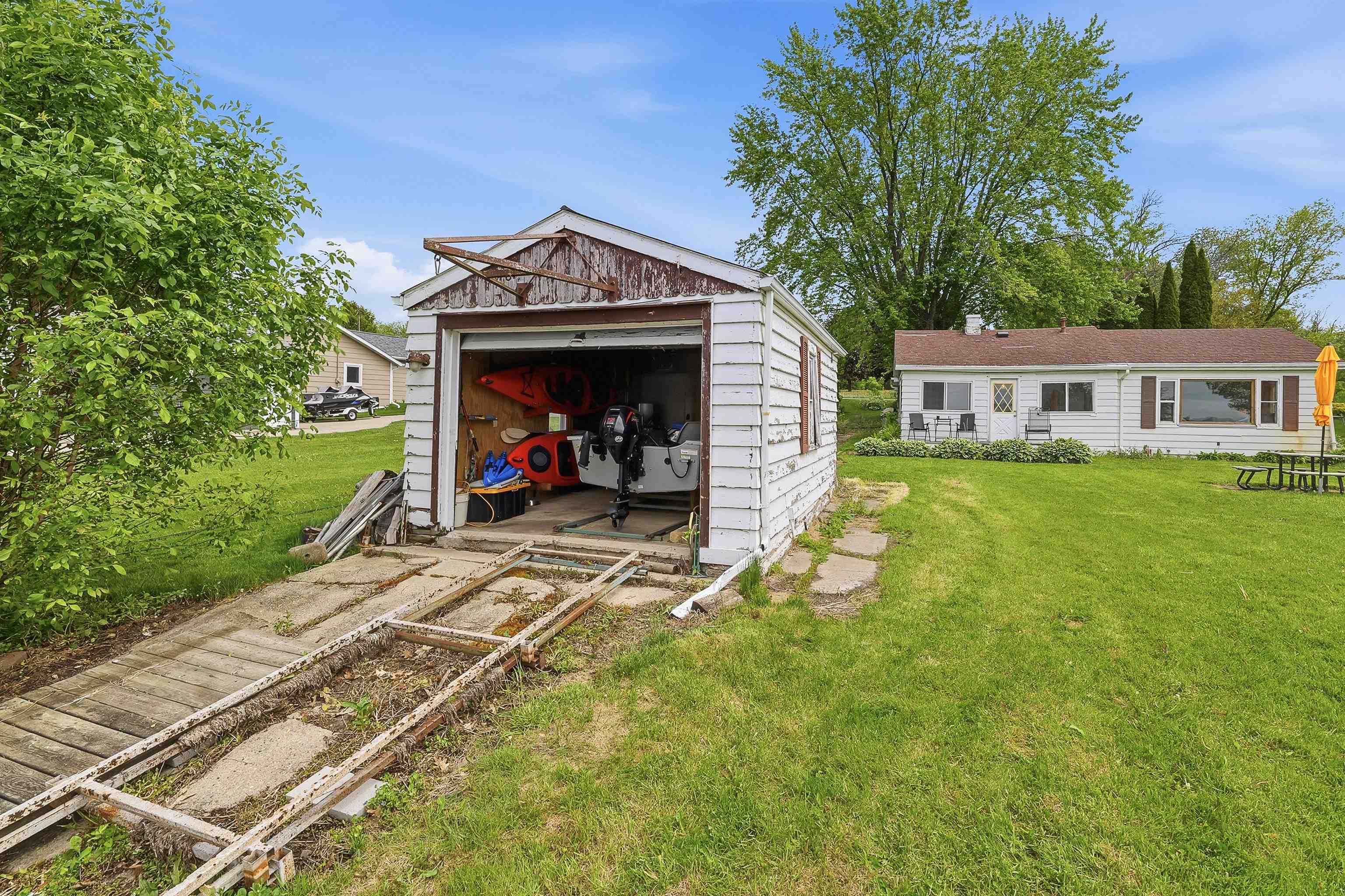 N3053 East Little Green Road Markesan, WI 53946 - Photo 12 of 39