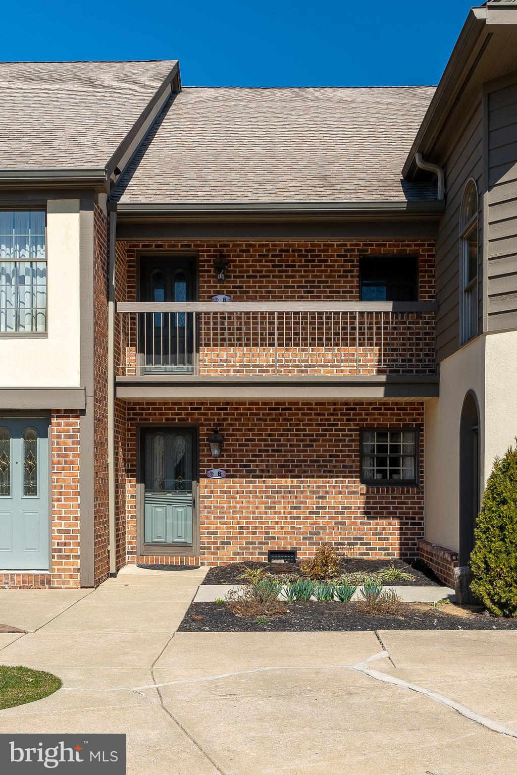 6 Amberly Way Lititz, PA 17543 - Photo 2 of 25