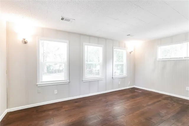 $1,425 | 8906 Richards Drive, Raytown, MO 64133