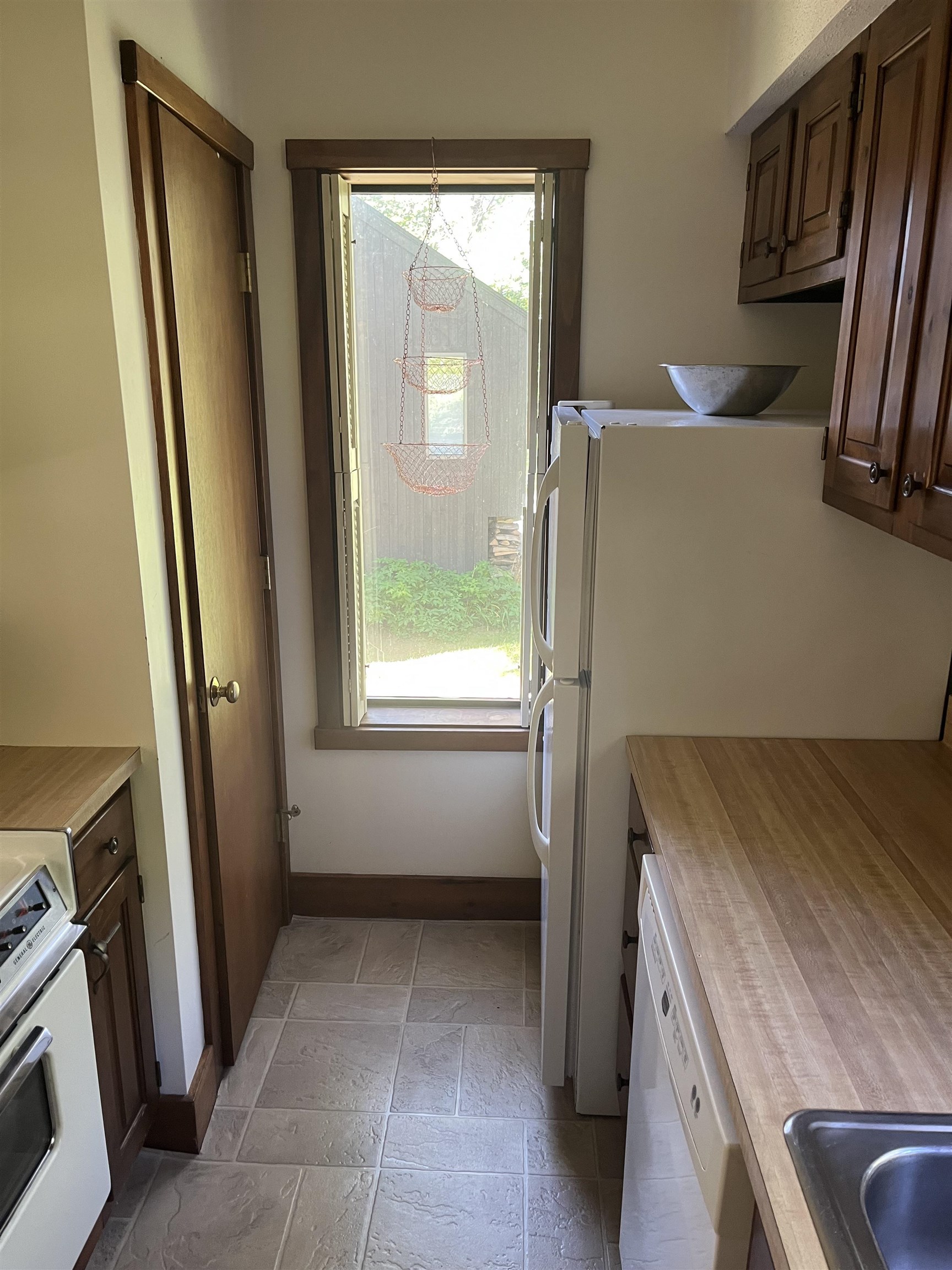 445 Old Quechee Road, Unit 10A Hartford, VT 05059 - Photo 8 of 21 Gallery Image 8