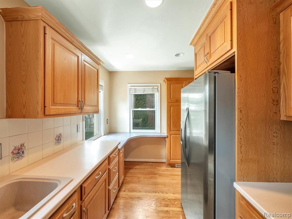 2736 Pembroke Road Birmingham, MI 48009 - Photo 12 of 36