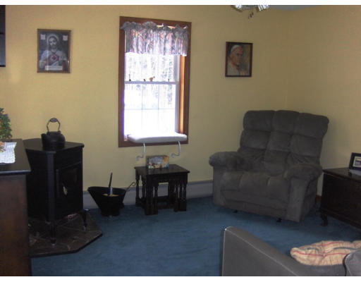 17 Fisher Road Northfield, MA 01360 - Photo 5 of 15 Gallery Image 5