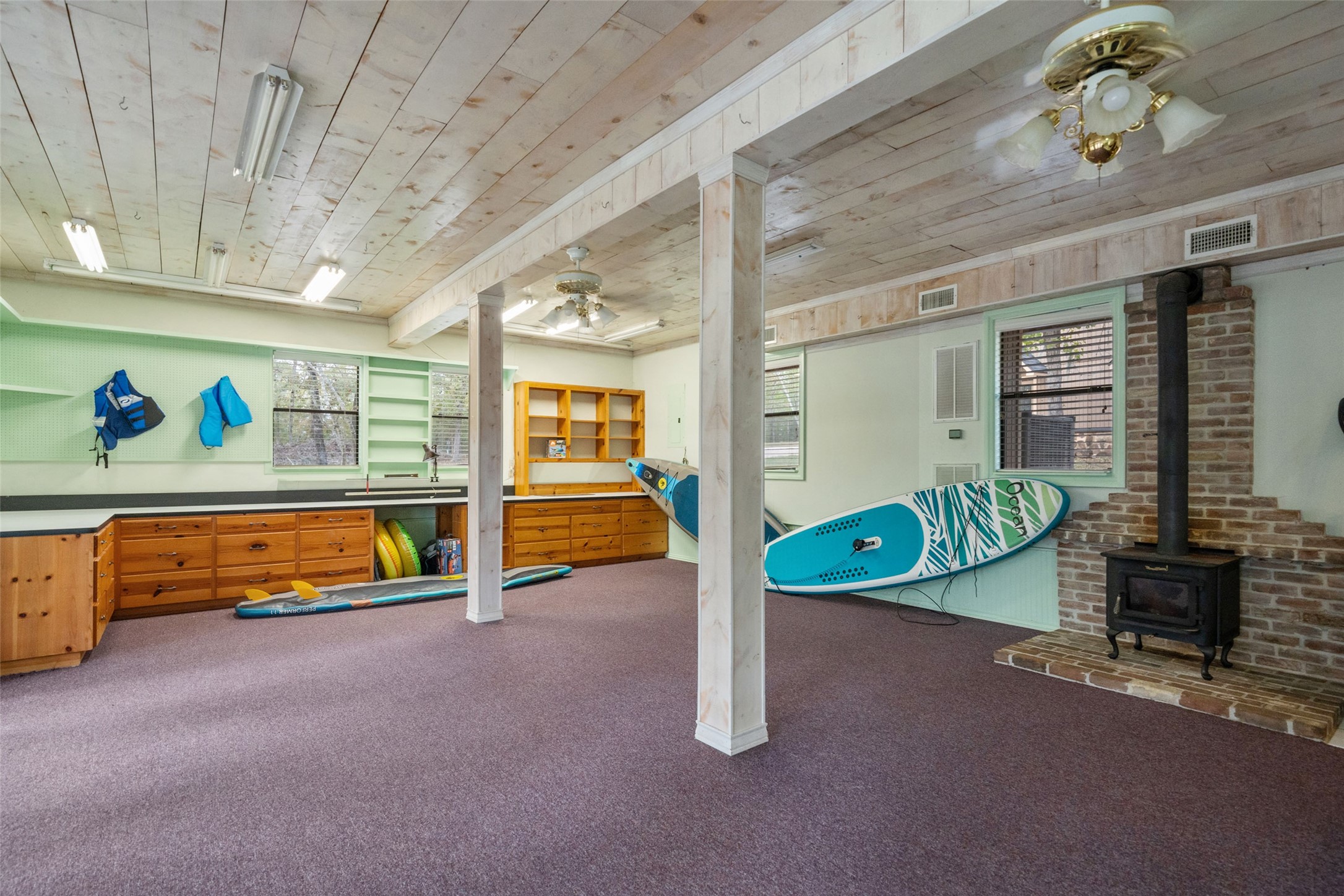 186 Lake Road Huntsville, TX 77320 - Photo 34 of 48 a view of a room with gym equipment