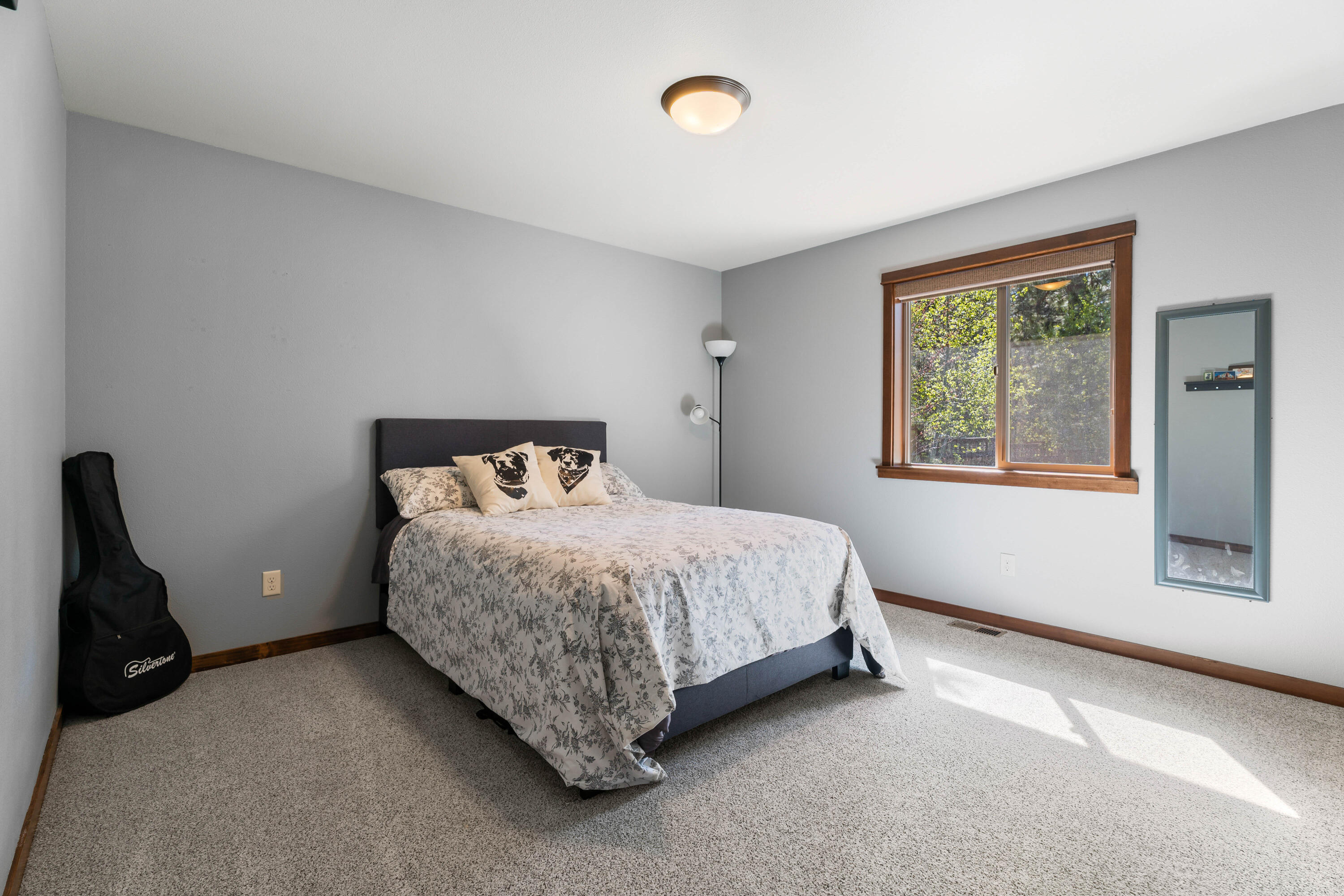 19041 Baker Road Bend, OR 97702 - Photo 19 of 45 17-Bedroom