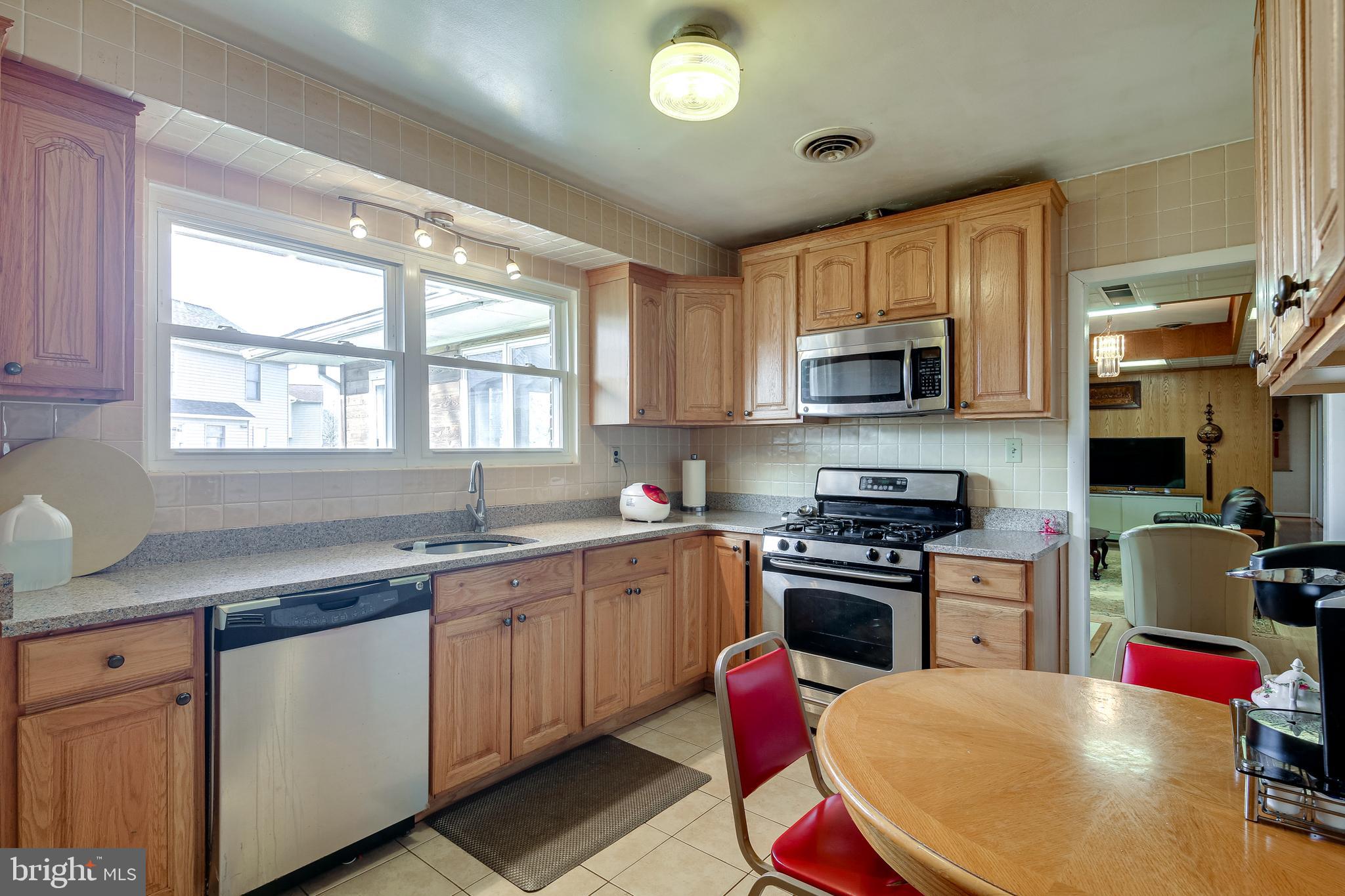 4107 Pine Hill Road Baltimore, MD 21236 - Photo 4 of 21 Gallery Image 4