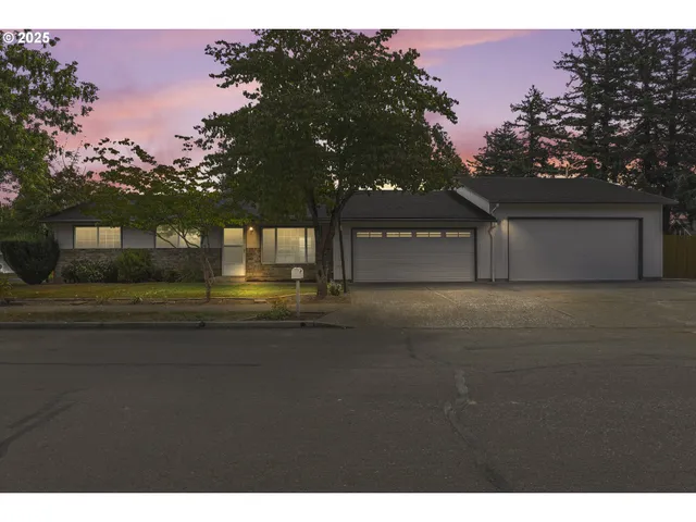 $496,950 | 2020 Southwest Laura Court, Troutdale, OR 97060