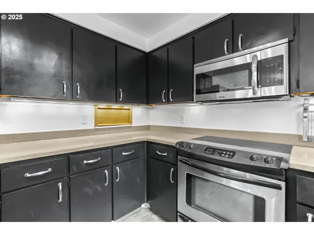 $496,950 | 2020 Southwest Laura Court, Troutdale, OR 97060