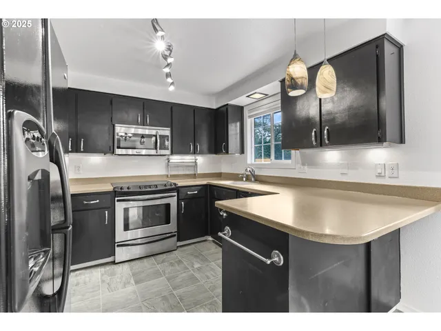 $496,950 | 2020 Southwest Laura Court, Troutdale, OR 97060