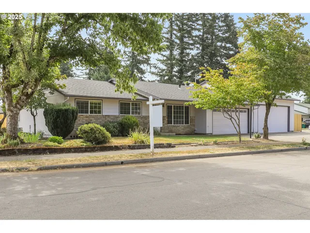 $496,950 | 2020 Southwest Laura Court, Troutdale, OR 97060