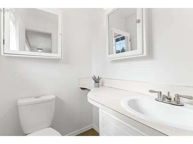 $496,950 | 2020 Southwest Laura Court, Troutdale, OR 97060