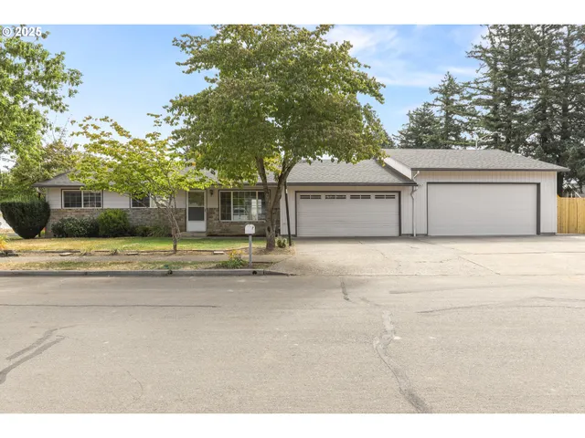 $496,950 | 2020 Southwest Laura Court, Troutdale, OR 97060