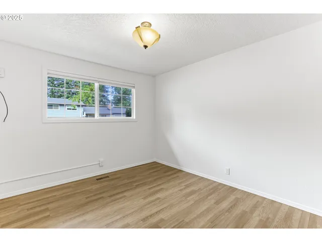 $496,950 | 2020 Southwest Laura Court, Troutdale, OR 97060