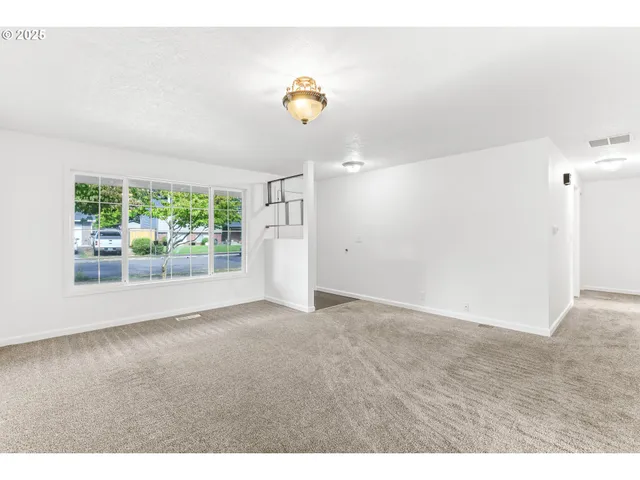 $496,950 | 2020 Southwest Laura Court, Troutdale, OR 97060