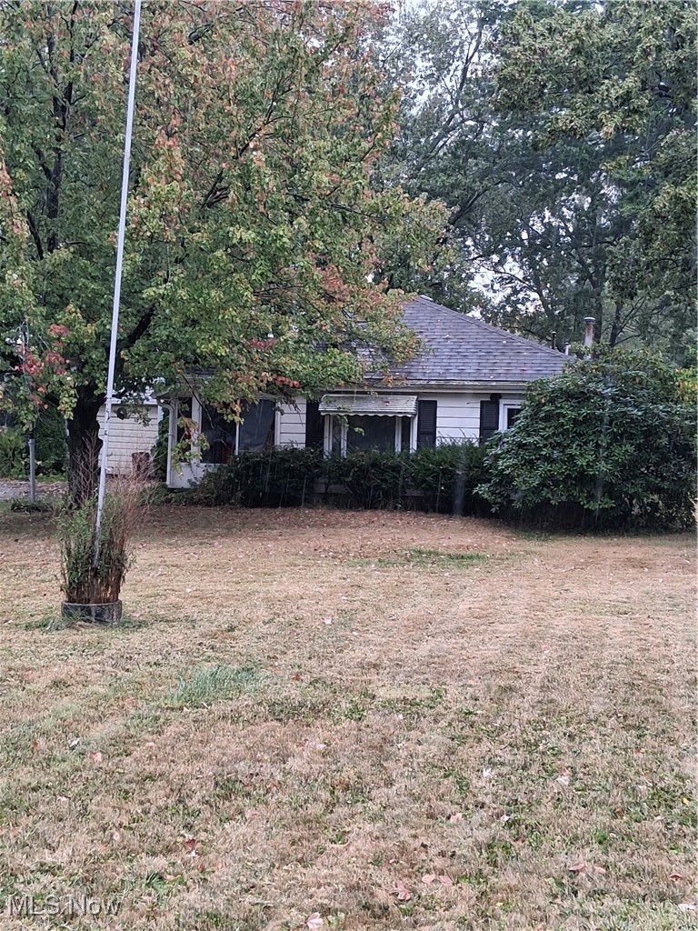 2415 Weir Road Northeast Warren, OH 44483 - Photo 13 of 16