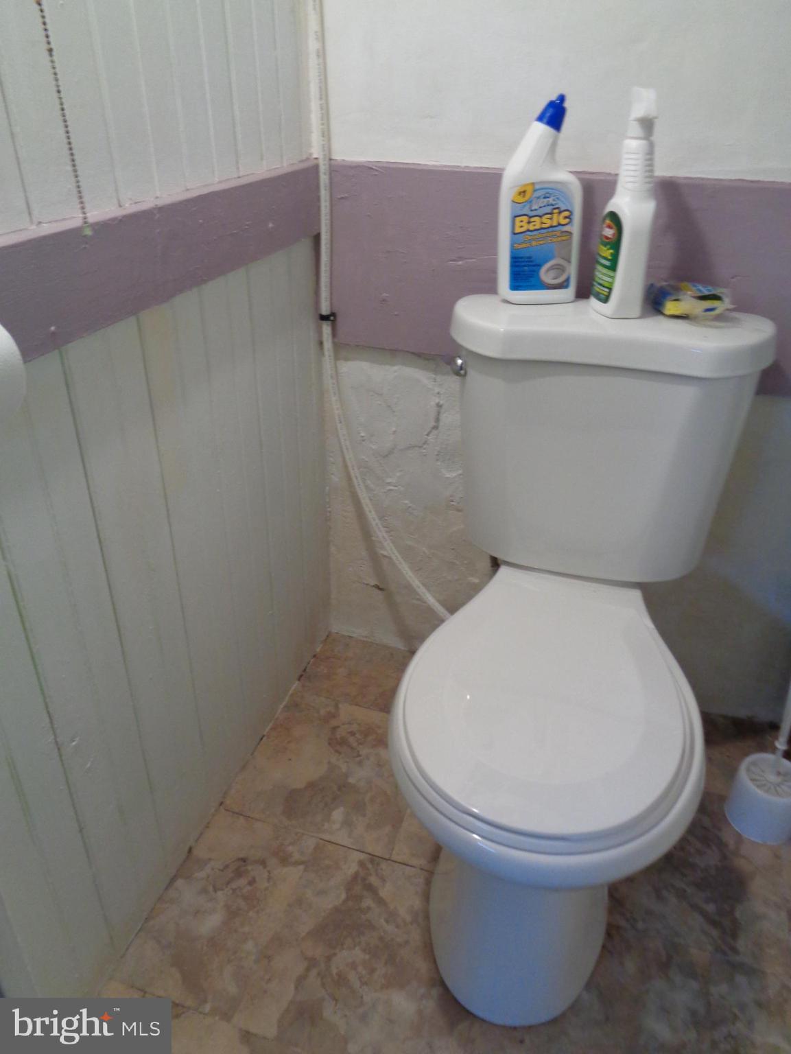130 Gladstone Road Lansdowne, PA 19050 - Photo 25 of 34 Powder room