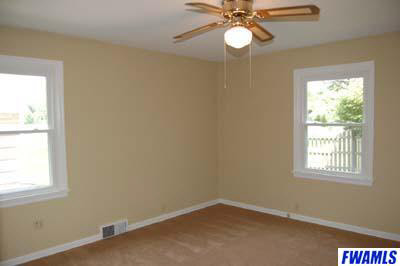 5322 Bluffton Road Fort Wayne, IN 46809 - Photo 10 of 25