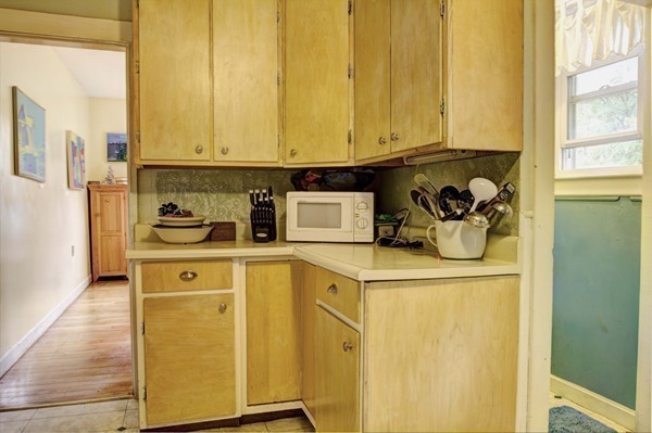 121 Dunstable Road Chelmsford, MA 01863 - Photo 11 of 30