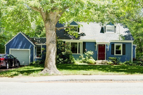 121 Dunstable Road Chelmsford, MA 01863 - Photo 2 of 30