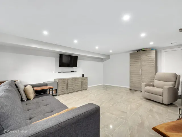 $625,000 | 325 West Park Avenue, Wheaton, IL 60187