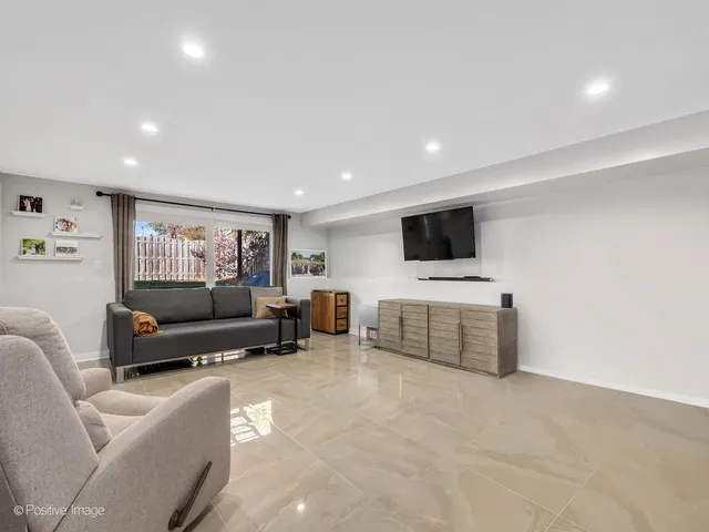 $625,000 | 325 West Park Avenue, Wheaton, IL 60187