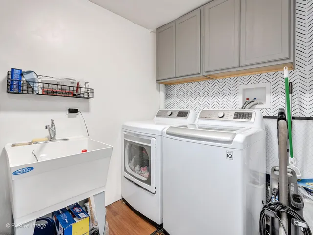 $625,000 | 325 West Park Avenue, Wheaton, IL 60187