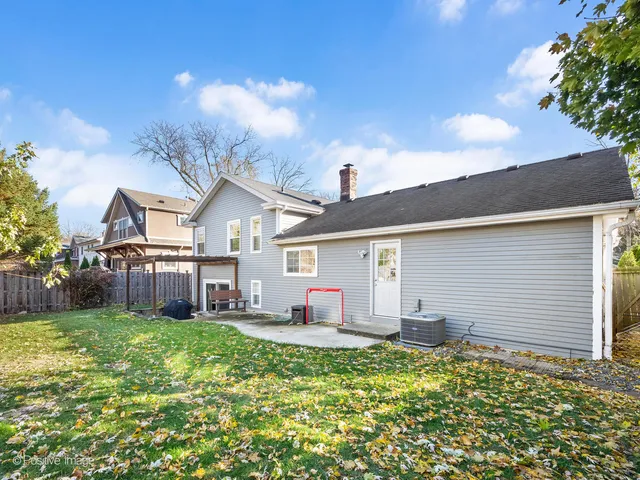 $625,000 | 325 West Park Avenue, Wheaton, IL 60187