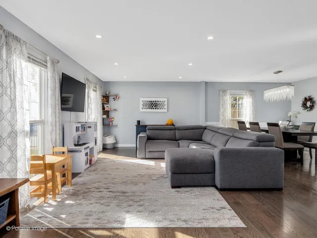 $625,000 | 325 West Park Avenue, Wheaton, IL 60187