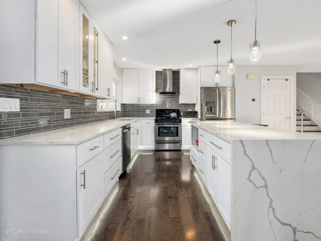 $625,000 | 325 West Park Avenue, Wheaton, IL 60187