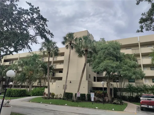 $2,000 | 3050 Northwest 42nd Avenue, Unit C103, Coconut Creek, FL 33066