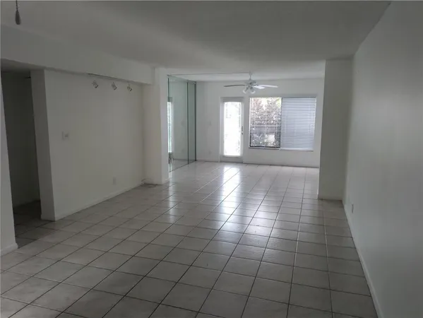 $2,000 | 3050 Northwest 42nd Avenue, Unit C103, Coconut Creek, FL 33066