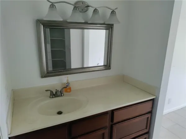 $2,000 | 3050 Northwest 42nd Avenue, Unit C103, Coconut Creek, FL 33066