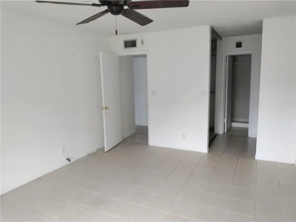 $2,000 | 3050 Northwest 42nd Avenue, Unit C103, Coconut Creek, FL 33066