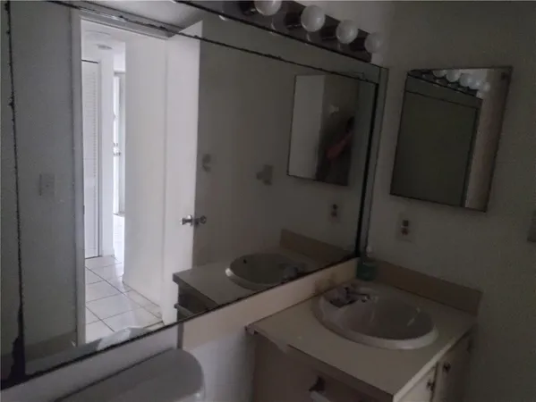 $2,000 | 3050 Northwest 42nd Avenue, Unit C103, Coconut Creek, FL 33066