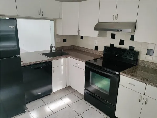 $2,000 | 3050 Northwest 42nd Avenue, Unit C103, Coconut Creek, FL 33066