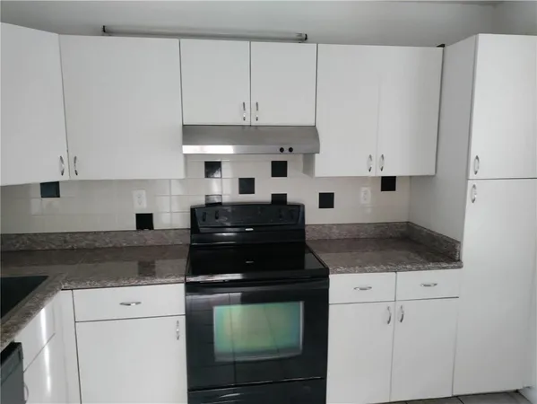 $2,000 | 3050 Northwest 42nd Avenue, Unit C103, Coconut Creek, FL 33066