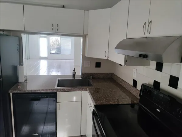 $2,000 | 3050 Northwest 42nd Avenue, Unit C103, Coconut Creek, FL 33066