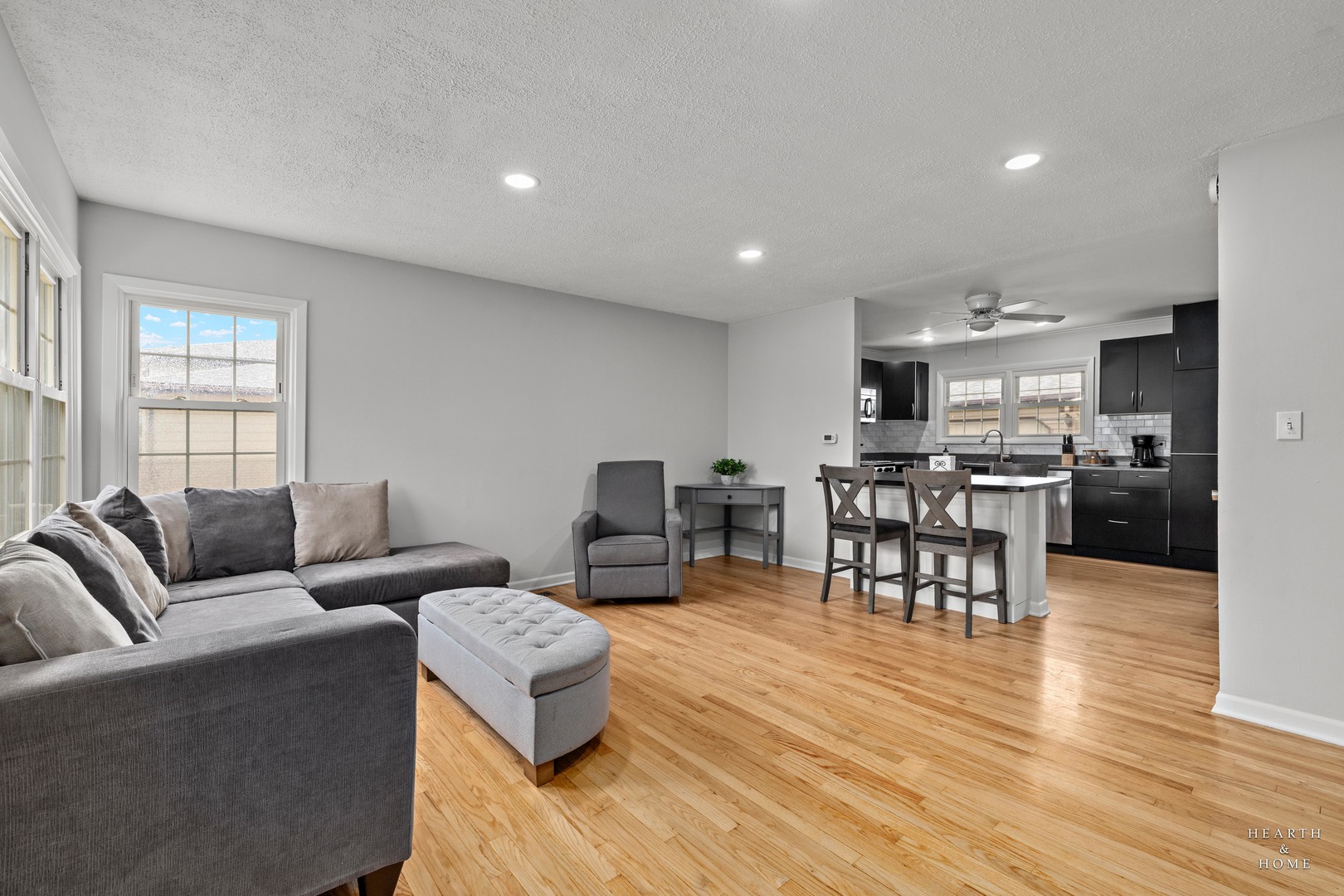 538 Memory Lane Addison, IL 60101 - Photo 7 of 28 Gallery Image 7