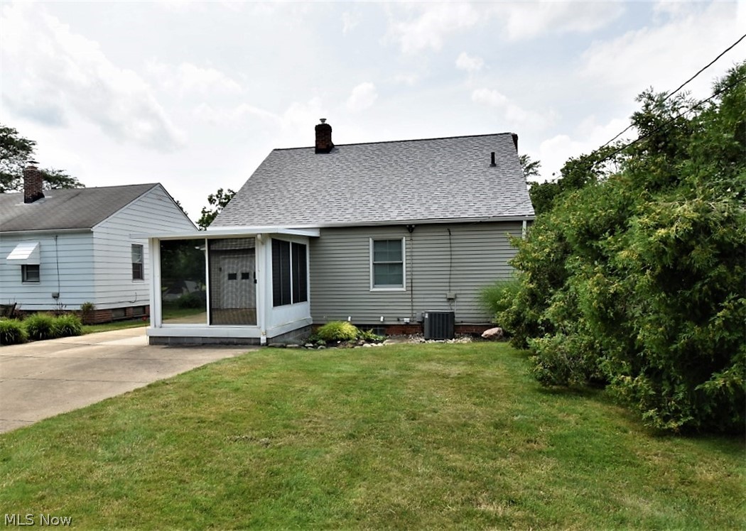 1651 Harwich Road Cleveland, OH 44124 - Photo 32 of 33