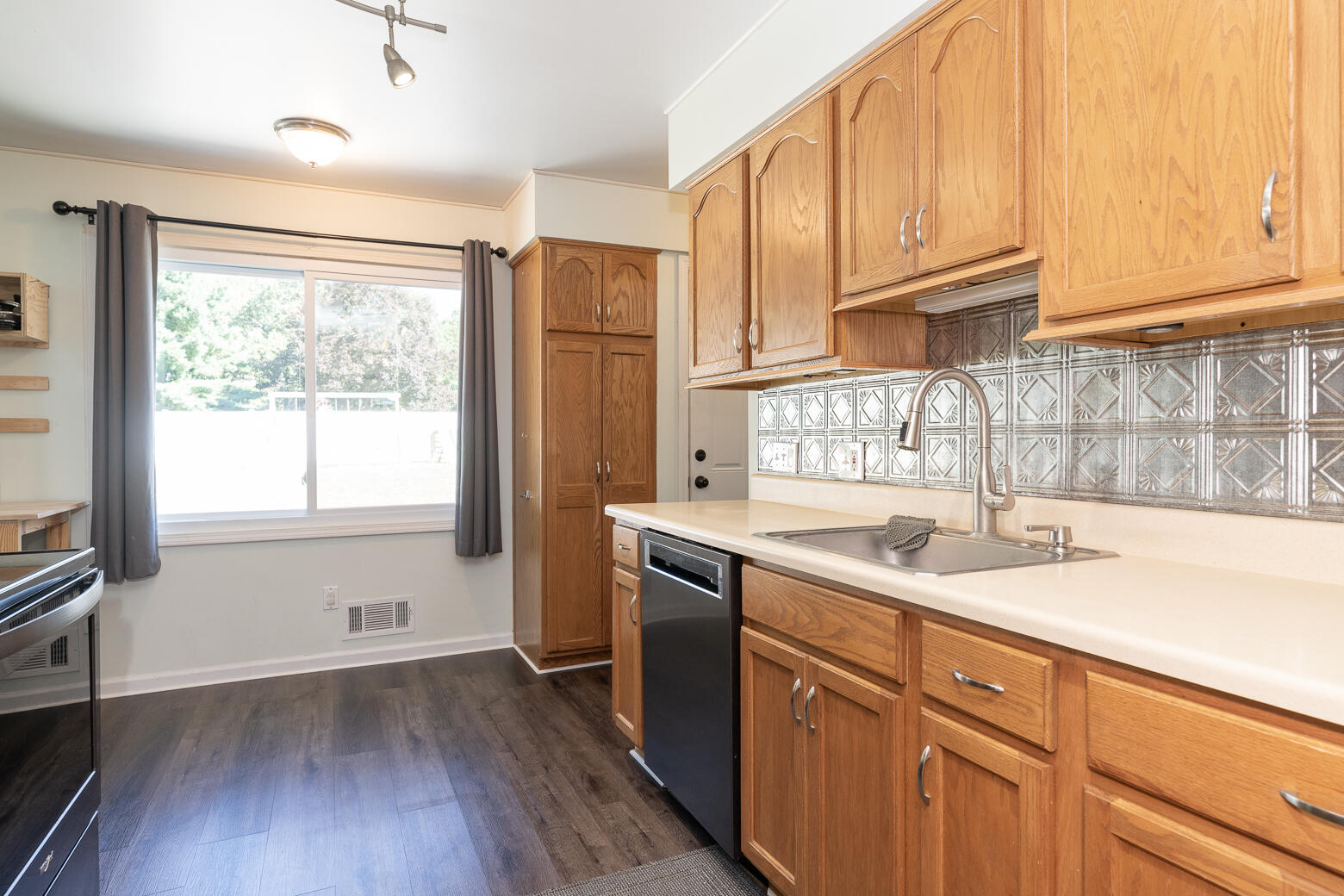 2210 Romence Road Portage, MI 49024 - Photo 16 of 53 2210 Romence-46